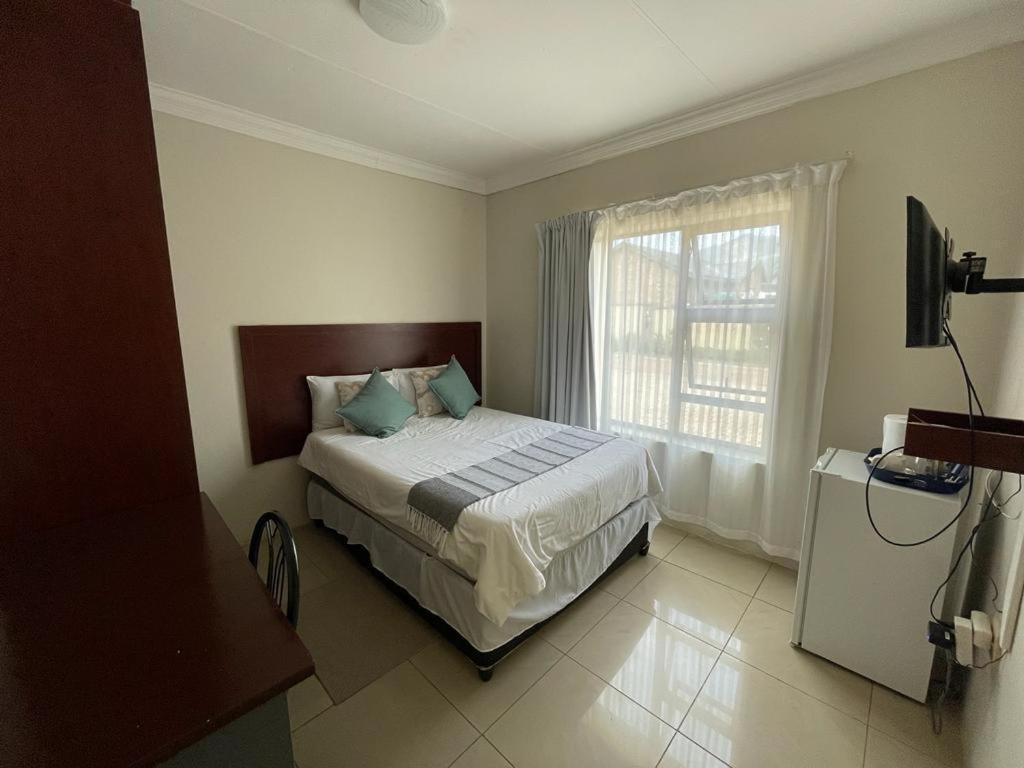 Khutsong Guests House Hotel Burgersfort Exterior photo